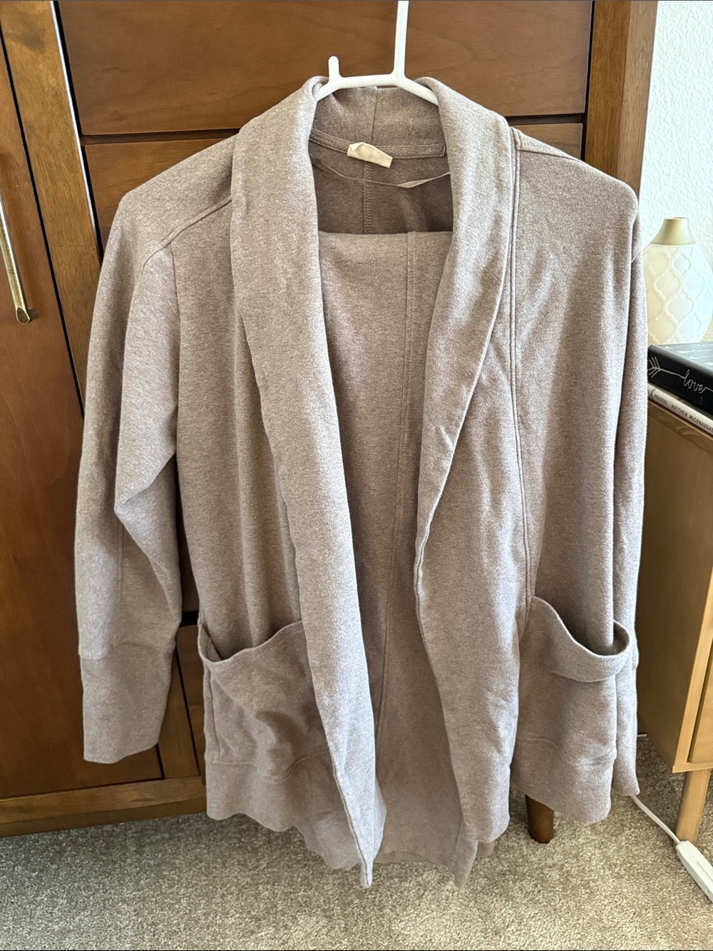 NEW Pact Organic Airplane Wrap Cardigan & Organic Airplane Travel Pants in Taupe